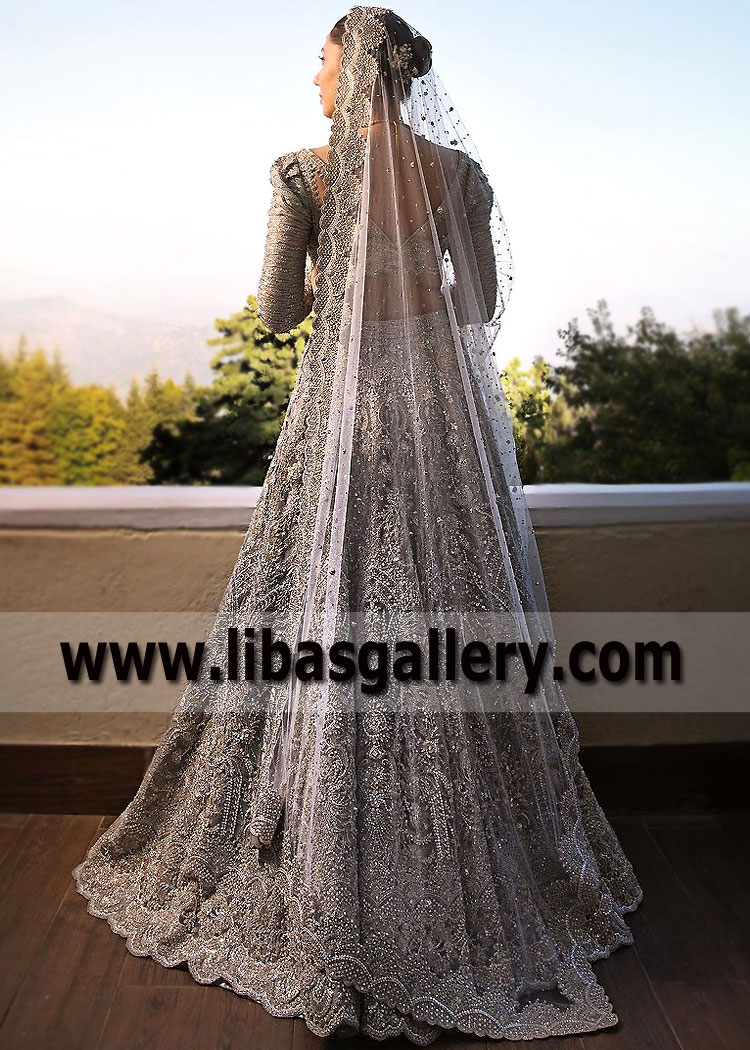 Glorious Mahira Khan Bridal Dress with Lehenga Choli and Heavy Dupatta