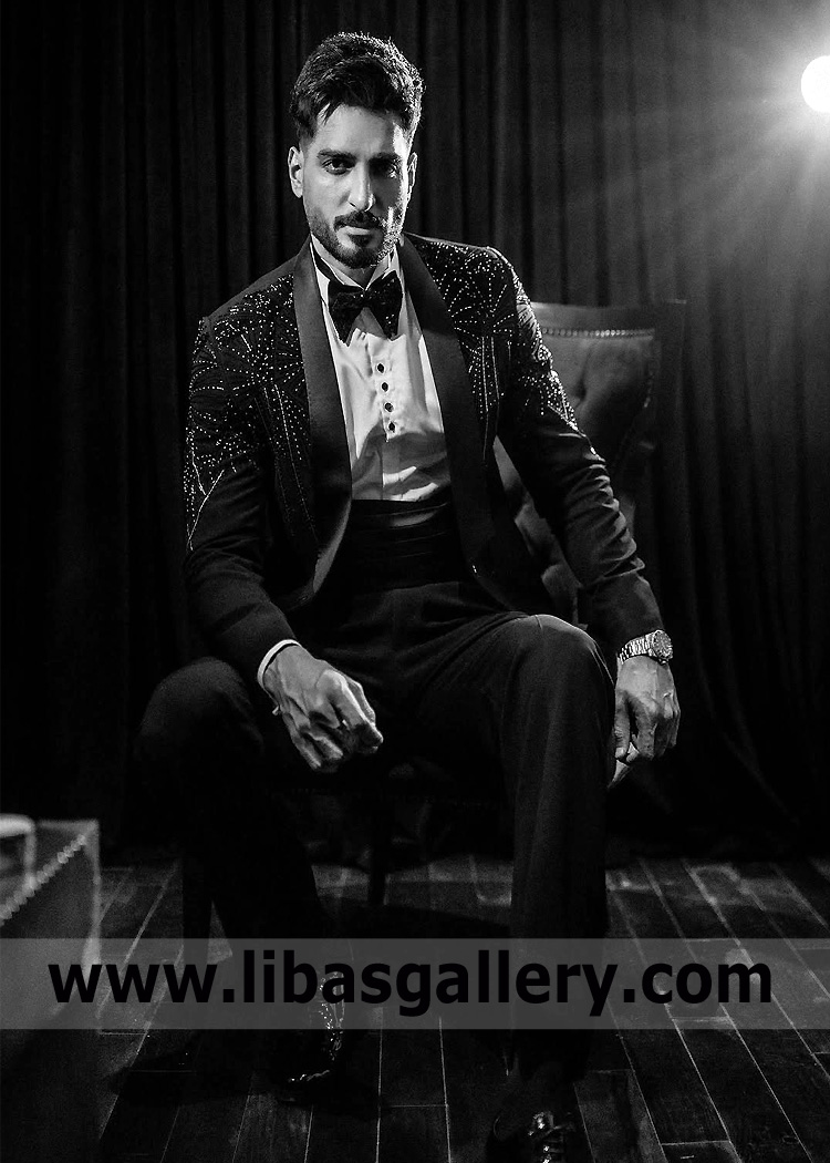 Luxurious Groom Suit In Black Tuxedo