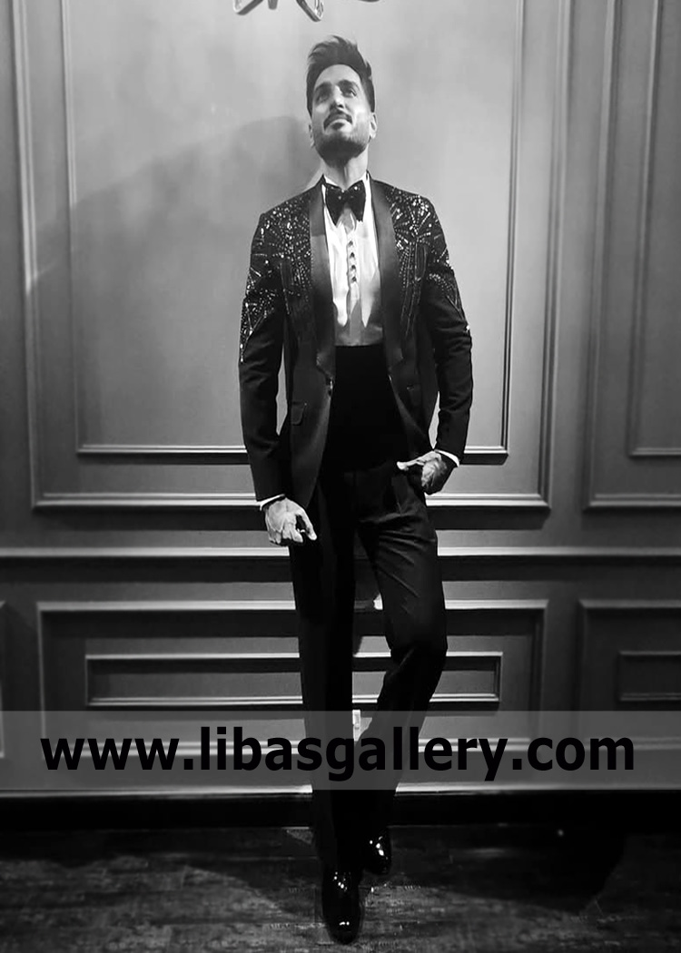 Luxurious Groom Suit In Black Tuxedo