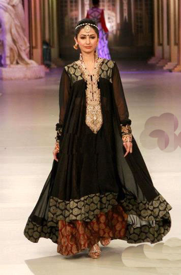 Saim Ali Gorgeous Black Outfit For Special Occasions & Parties at Bridal Couture Week 2013 Saim Ali Collection 2013 Online In Ireland, Edinburgh UK 