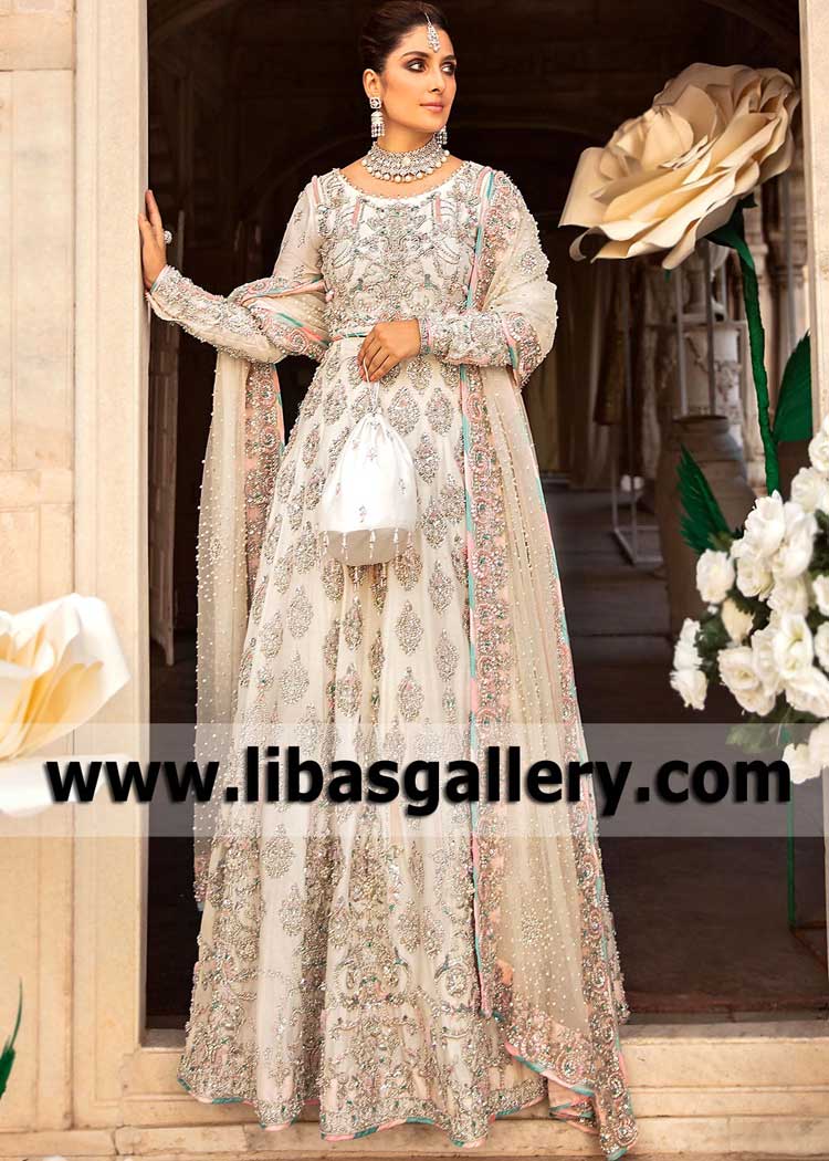 Nikkah bride | Nikah ceremony, Pakistani wedding dresses, Pakistani bridal  dresses