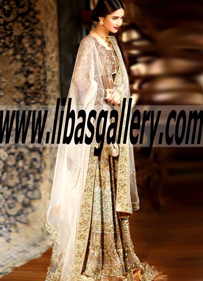 A Breathtaking Embellishments of This Bridal Lehenga Dress make a Winning combination for a Classic feminine Look