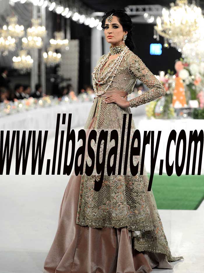 Majestic Designer Wedding Dress with Gown for Wedding and formal Special Occasions
