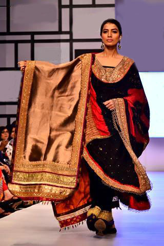 Saree designs,pakistani indian bridal saree collection, wedding saree collection,bollywood indian saree collection