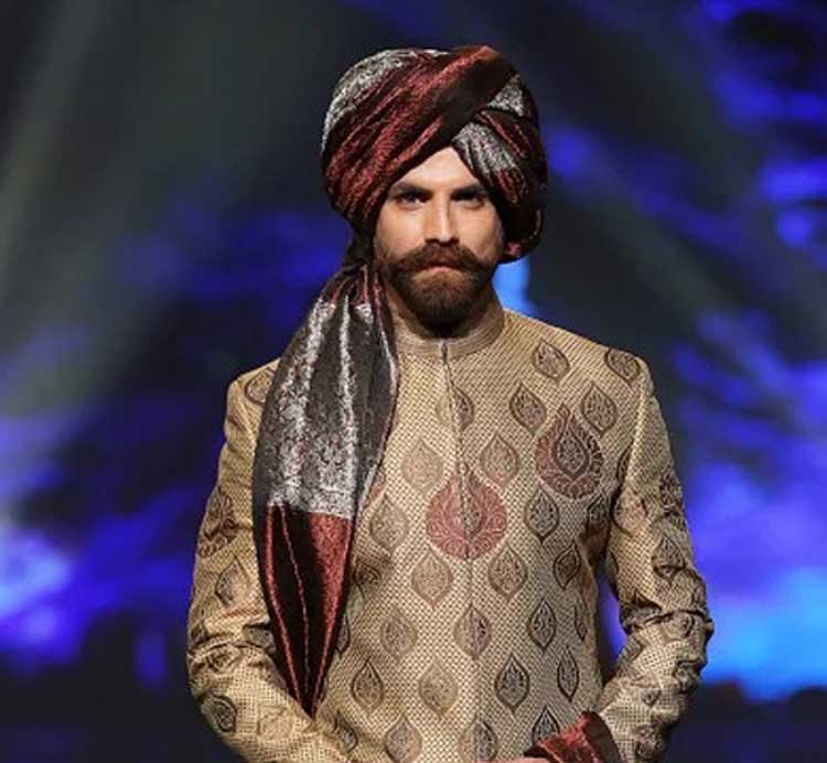 Groom pretied wedding turban in jamawar royal fabric