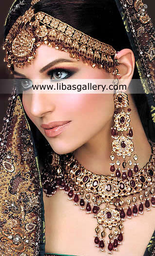 gold plated tremendous heavy wedding jewellery set for Smokey eyes Bride order online for UK USA Canada Australia Dubai