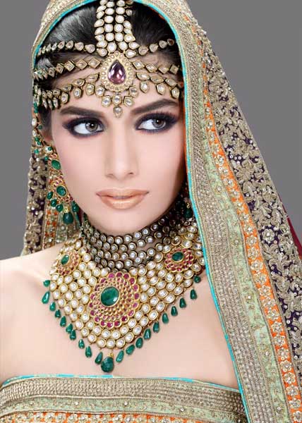Emerald and Gold Wedding jewellery