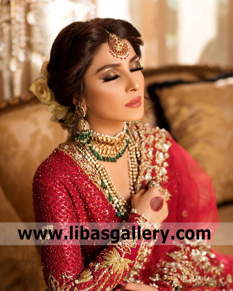 Delicate bridal jewellery set for highly qualified women