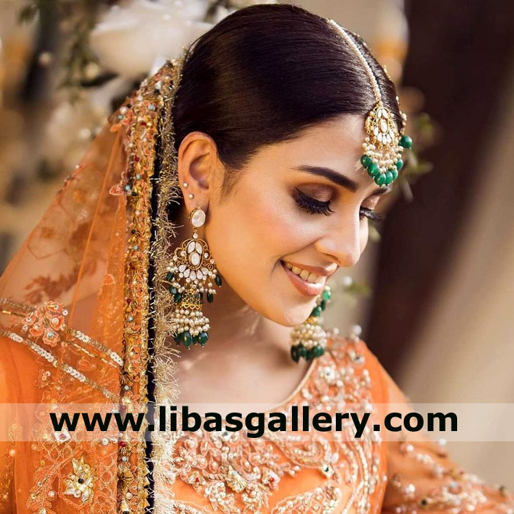Great women wearing Pakistani Wedding Jewellery Set