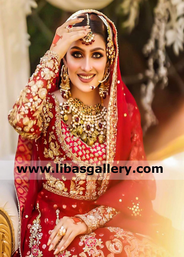 Vintage inspired beautiful heavy bridal jewellery set gold plated tika jhumer necklace earrings Ayeza khan actress smiling uk usa canada