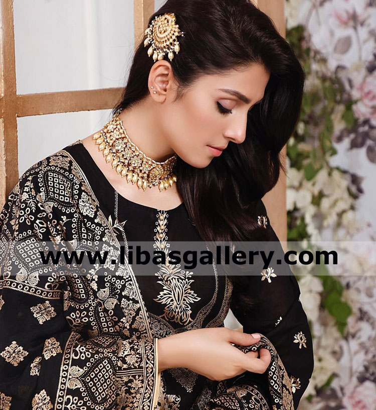 brown eyed pretty actress ayeza khan showing latest design bridal jewellery stuff for barat and walima day buy online qatar kuwait dubai