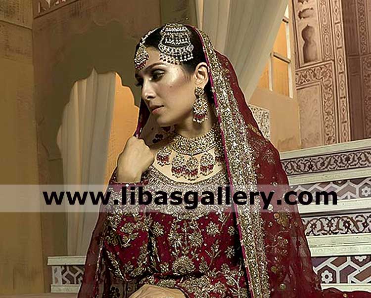 fascinating bridal jewellery set for lovely girl nikah and walima day
