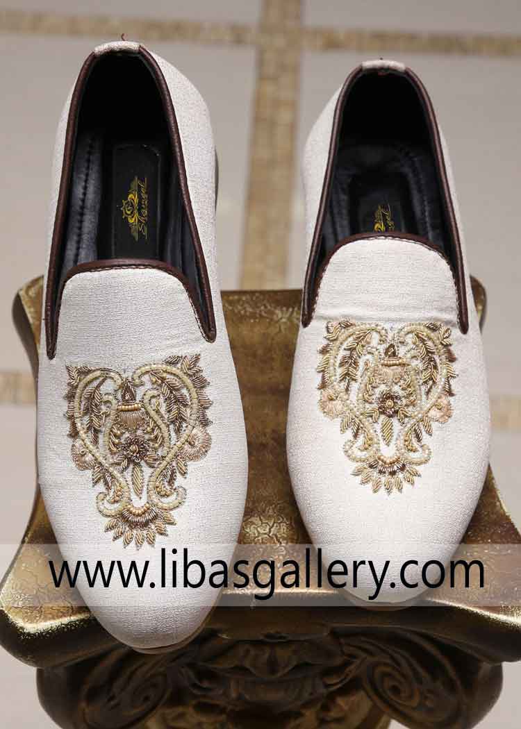 Off White Shoe Shape Embroidered Groom Wedding Khussa custom made keep relax to your foot on Nikah Barat day walk freely in Banquet Sharjah Abu dhabi Dubai UAE