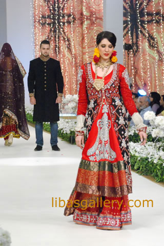 Bollywood Bridal Wear,Asian Bridal Dress,Asian Bridal Lehngas,Bollywood Bridal Lehngas India Bridal Wear