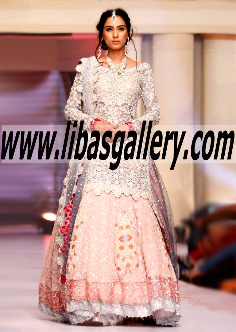 Look absolutely Fabulous on your special day with This beautiful net Lehenga for your precious moments
