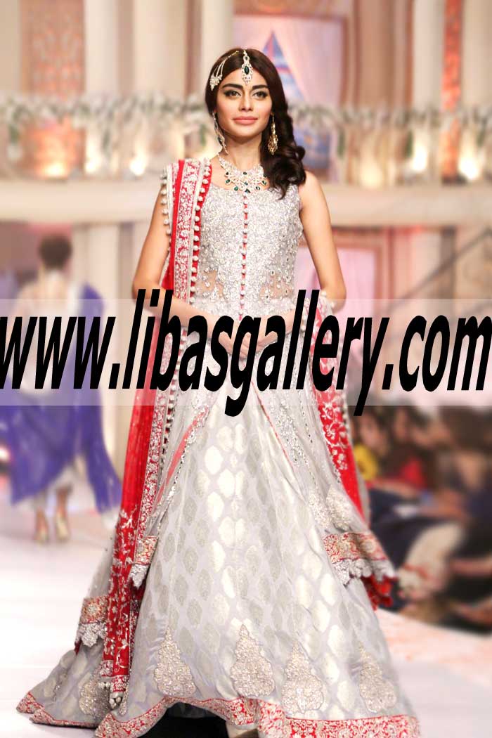 Spread your charm everywhere with this enchanting Lehenga a perfect choice for the girl who wants to look sensational