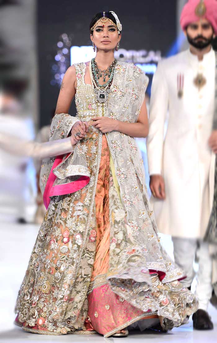 Dazzling Bridal Anarkali Lehenga Dress for Wedding and Reception