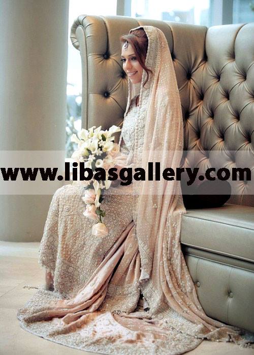 Bridal lehenga dresses by Sana Safinaz Phoenix, Embellished Wedding Lehenga, bridal lehenga, and bridal dupatta collection by Sana Safinaz bridal shop in San Diego and San Jose, USA