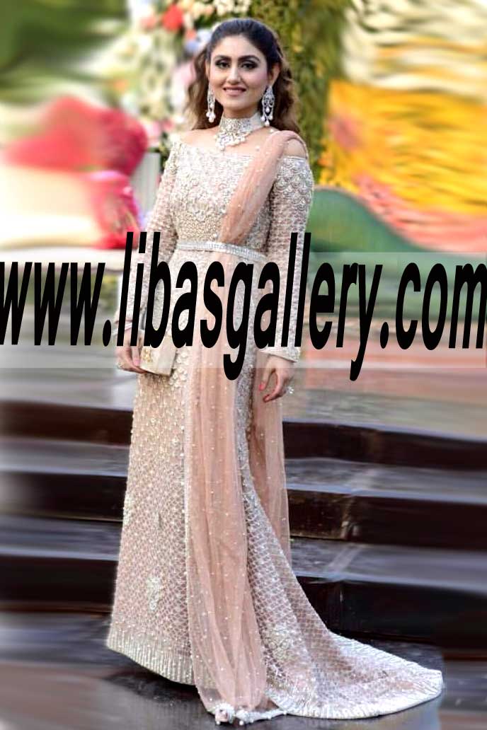 Breathtaking Off the shoulder Gown Wedding Reception Dress with Chapel Train for Modern Bride